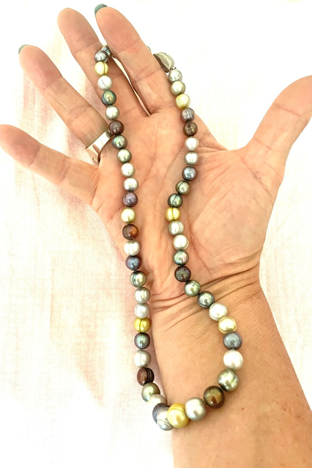 Honora Multi-Color (Gold/Silver/Bronze) Ringed Real Pearl Graduated Necklace 20″
