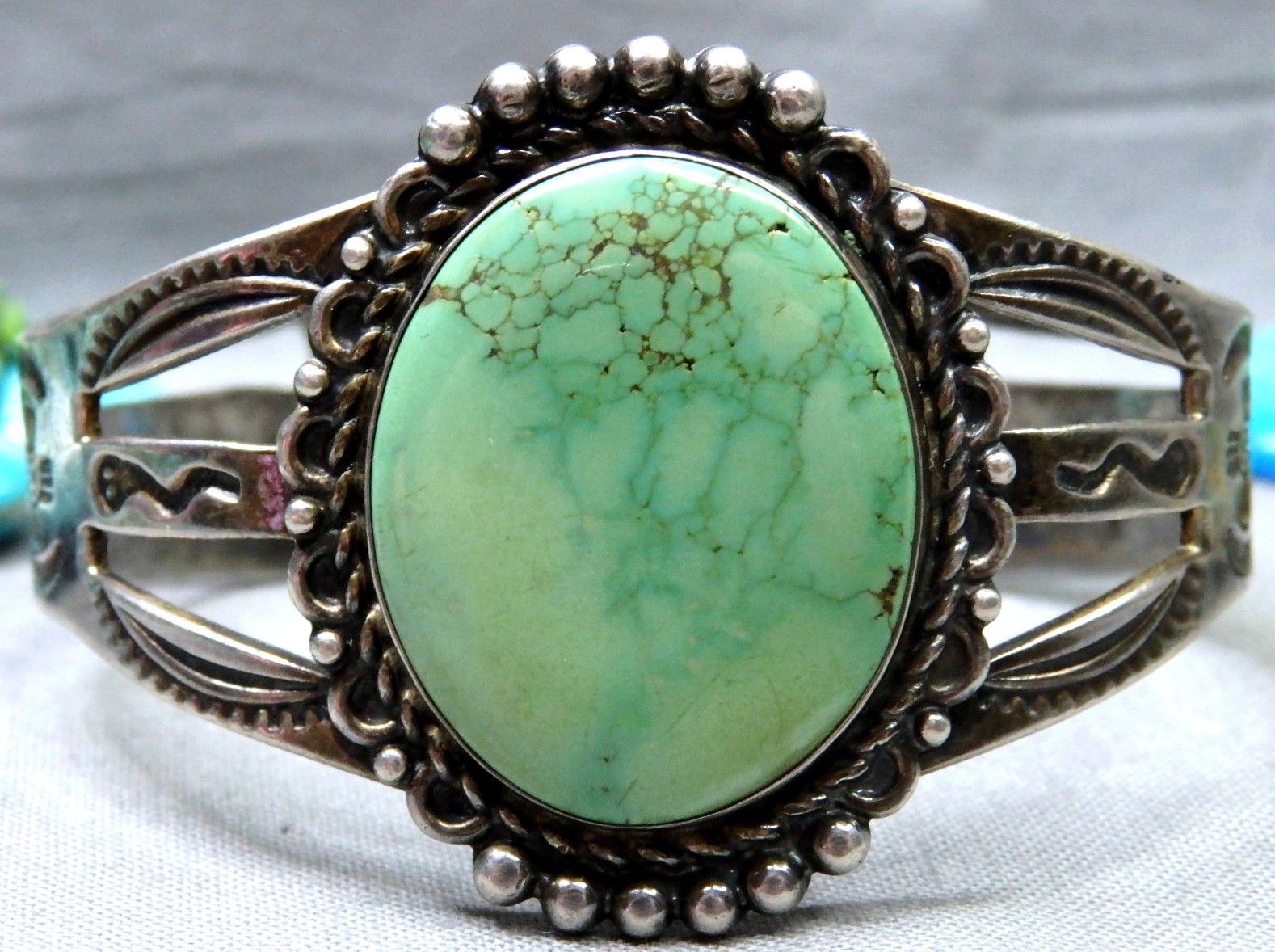 Fred Harvey NAVAJO Natural CARICO LAKE TURQUOISE Coin SIlver 36g Cuff Bracelet