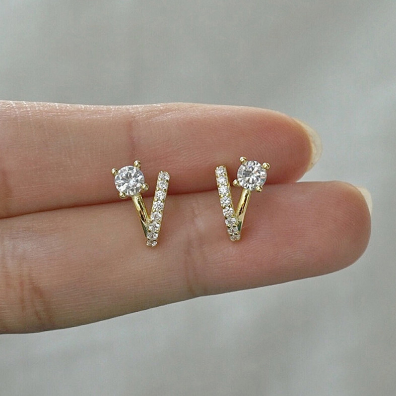 Small Diamonique CZ V shape Stud Earrings 18K Gold Plated Sterling Silver D20