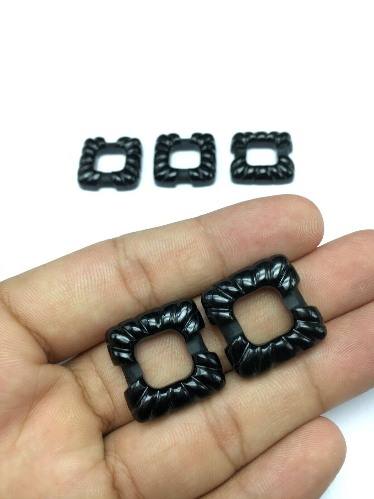 Natural BLACK ONYX/Hand carved/Square/Bracelet/W 22MM/L 22MM/H 5MM/97.70 Ct/5 Pc