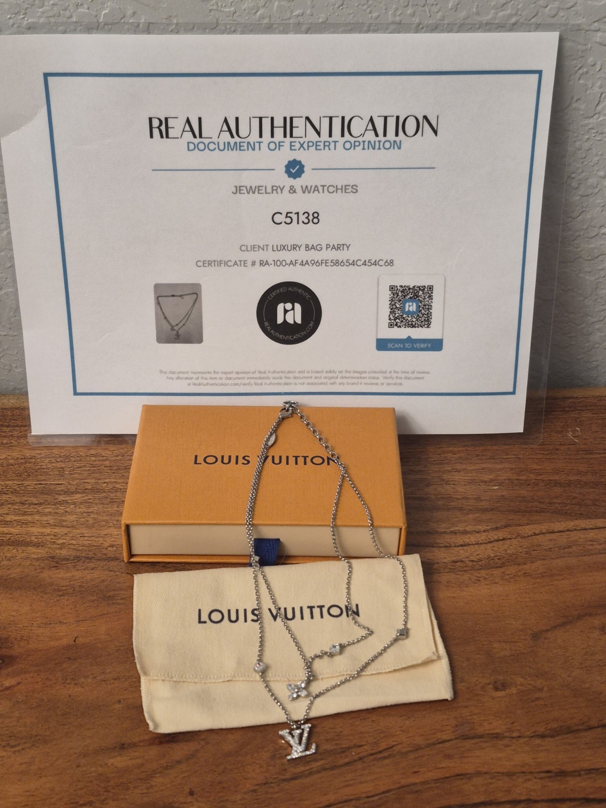 LOUIS VUITTON Necklace Lady LV GP Double Chain COA INCLUDED Box/Dustbag INCLUDED