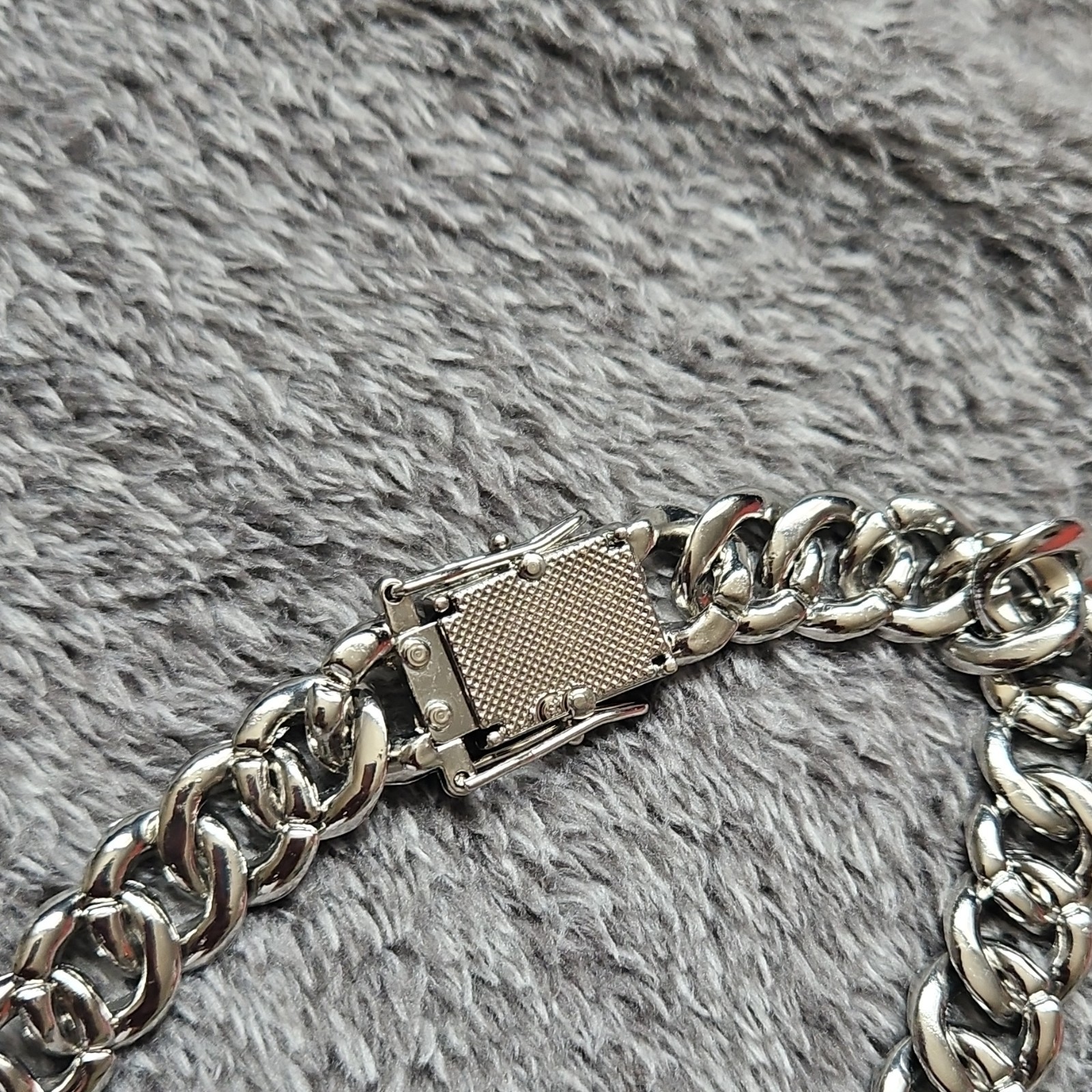 Silver Tone Cuban Link Chain Necklace w/ Pavé Clear Crystal Scorpion Charm