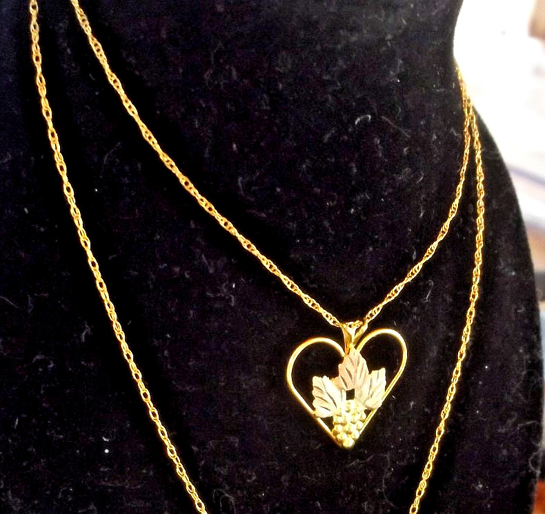 Landstrom’s Black Hills 10k Gold Heart Grapes Leaves Pendant Necklace & Earrings