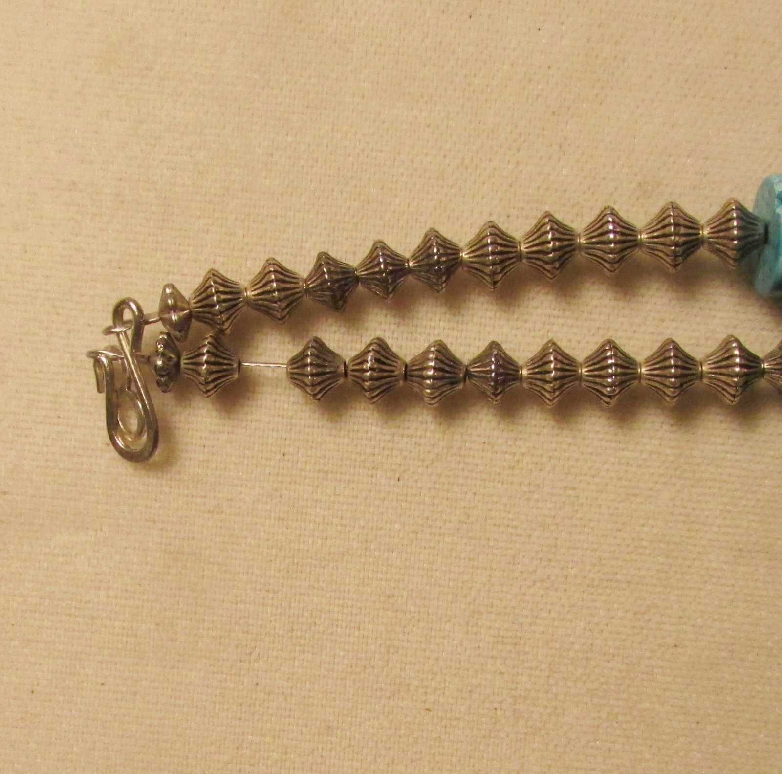VINTAGE SOUTHWEST N A TURQUOISE HEISHI NECKLACE