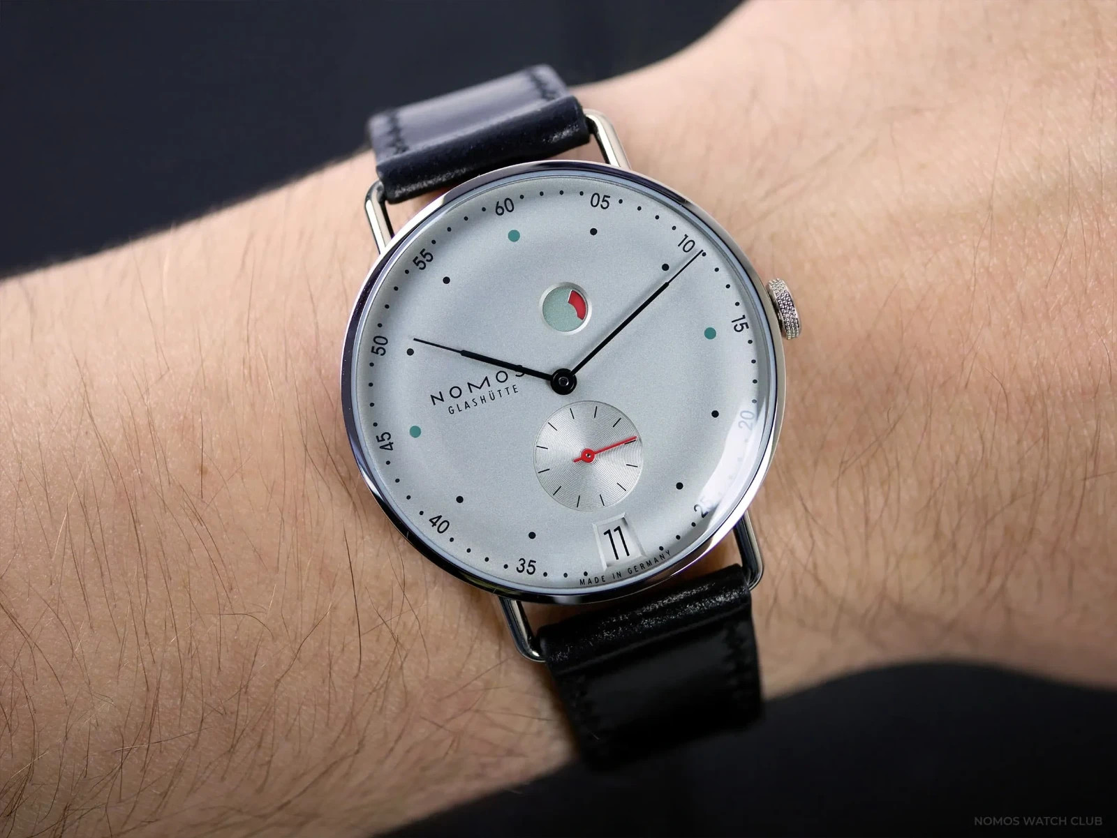 Nomos Metro 37mm Silver Stainless Steel Case with Black Leather Strap Men’s…