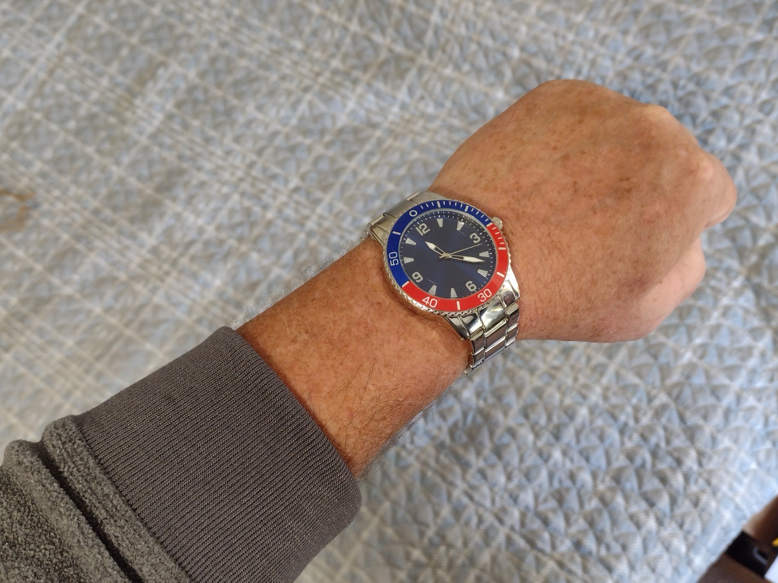 Men’s ACCUTIME Fashion Watch w/ New Battery – Works Great! f77