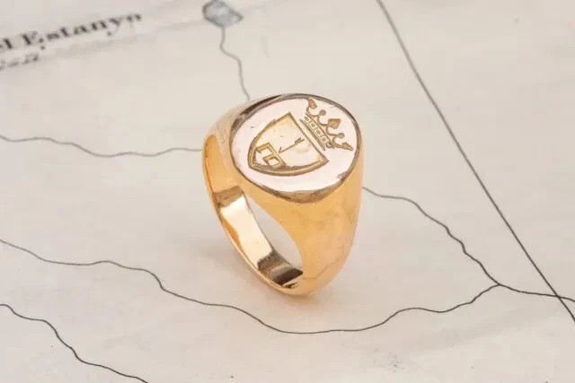 Coat of Arms Chevaliers Heraldry Victorian Signet Ring 14K Yellow Gold Plated