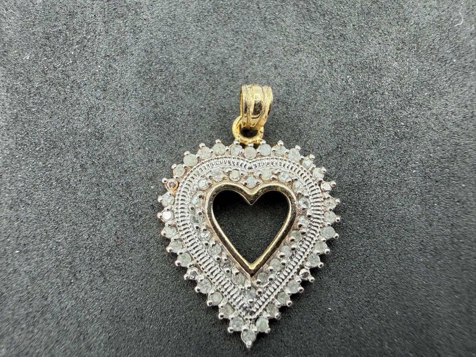 2.82g Vintage Sterling Silver 925 Heart Openwork Pendant Sparkling Detailed