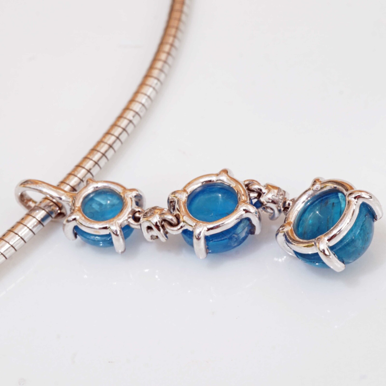 Apatite Brilliant Pendant 750 White Gold…the Fun Color NEON BLUE Total approx. 3.7