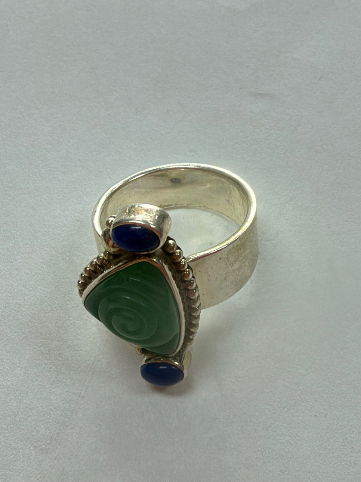Sajen Sterling Silver Ring (Size 10) with Translucent Jade Stone [076DUW]