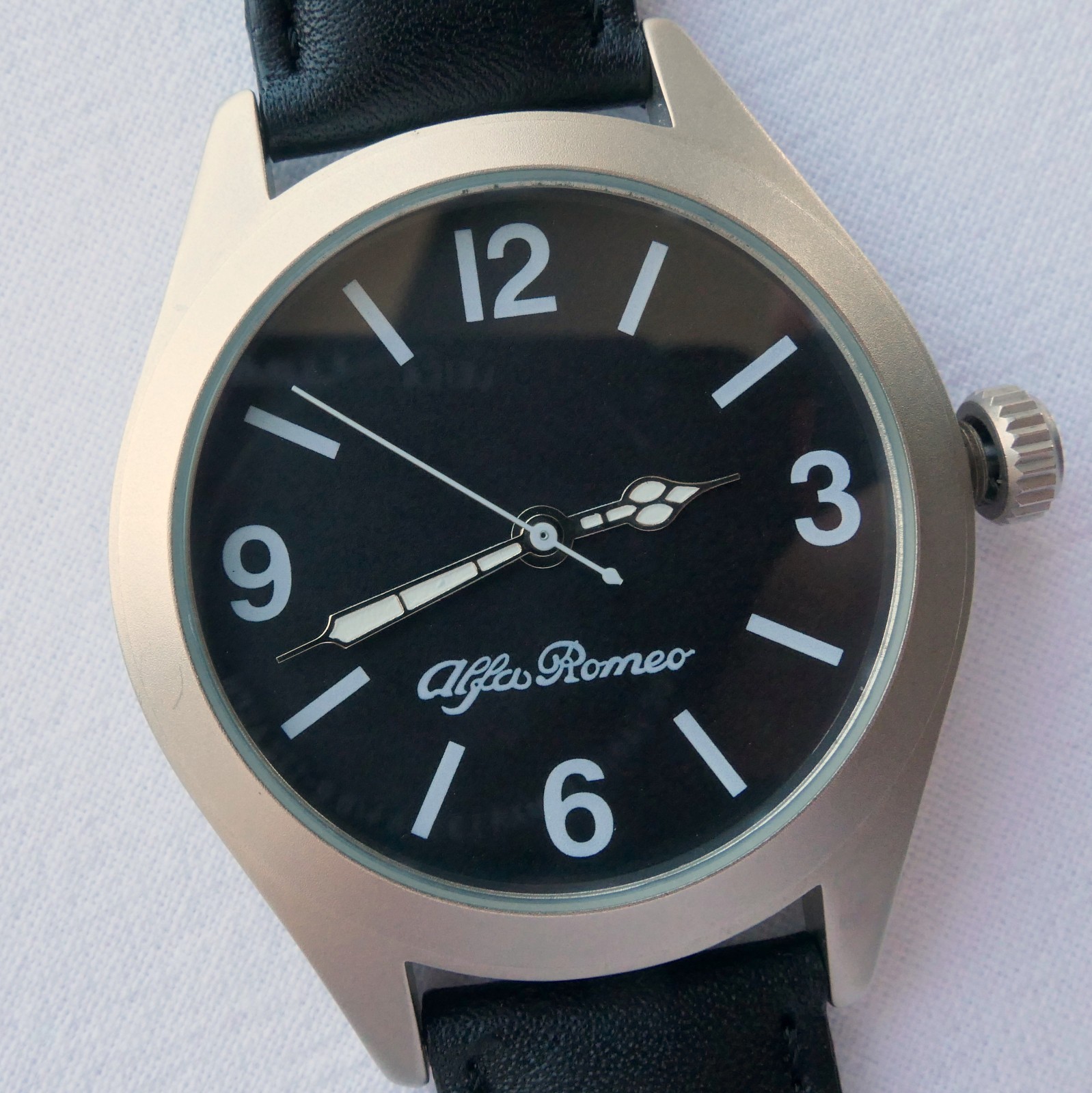 Alfa Romeo Spider Coupe Classic Driver Pilot Racing Sport Car Accessory Watch