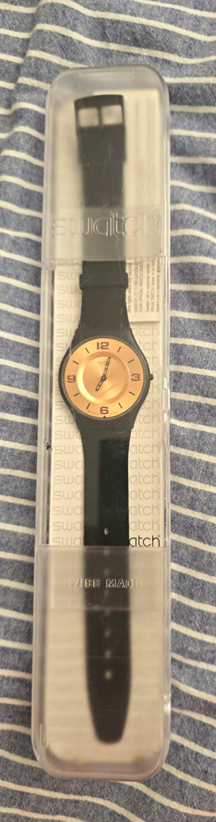 Swatch GM415 Analog Wristwatch Gold/White Dial Black Plastic Strap w/Box