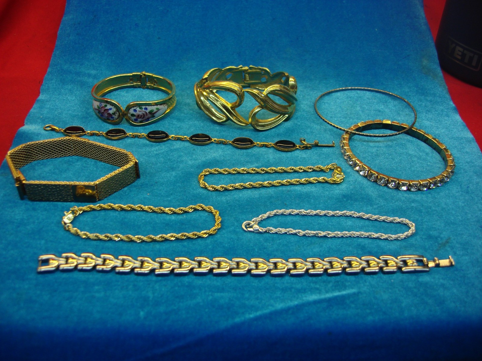 BRACELETS GALORE – 10 PC. LOT OF ESTATE BUY BRACELETS FROM YEARS OF BUYING #117