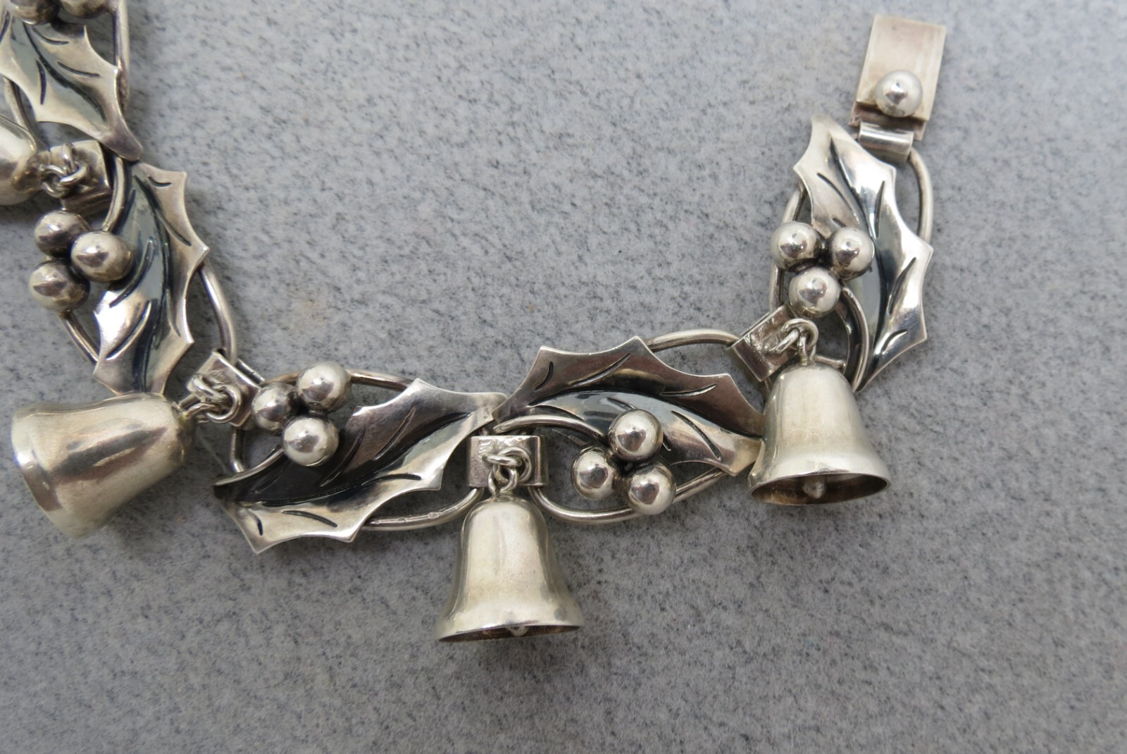Damaso Gallegos Sterling Silver Bracelet Jingle Bells Holly 45 Grams 7″ Taxco