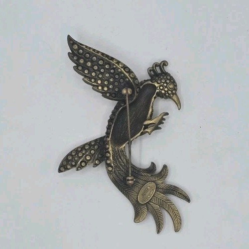 Jay Strongwater Bird of Paradise Brooch Pin Austrian Crystals Amethyst Pink