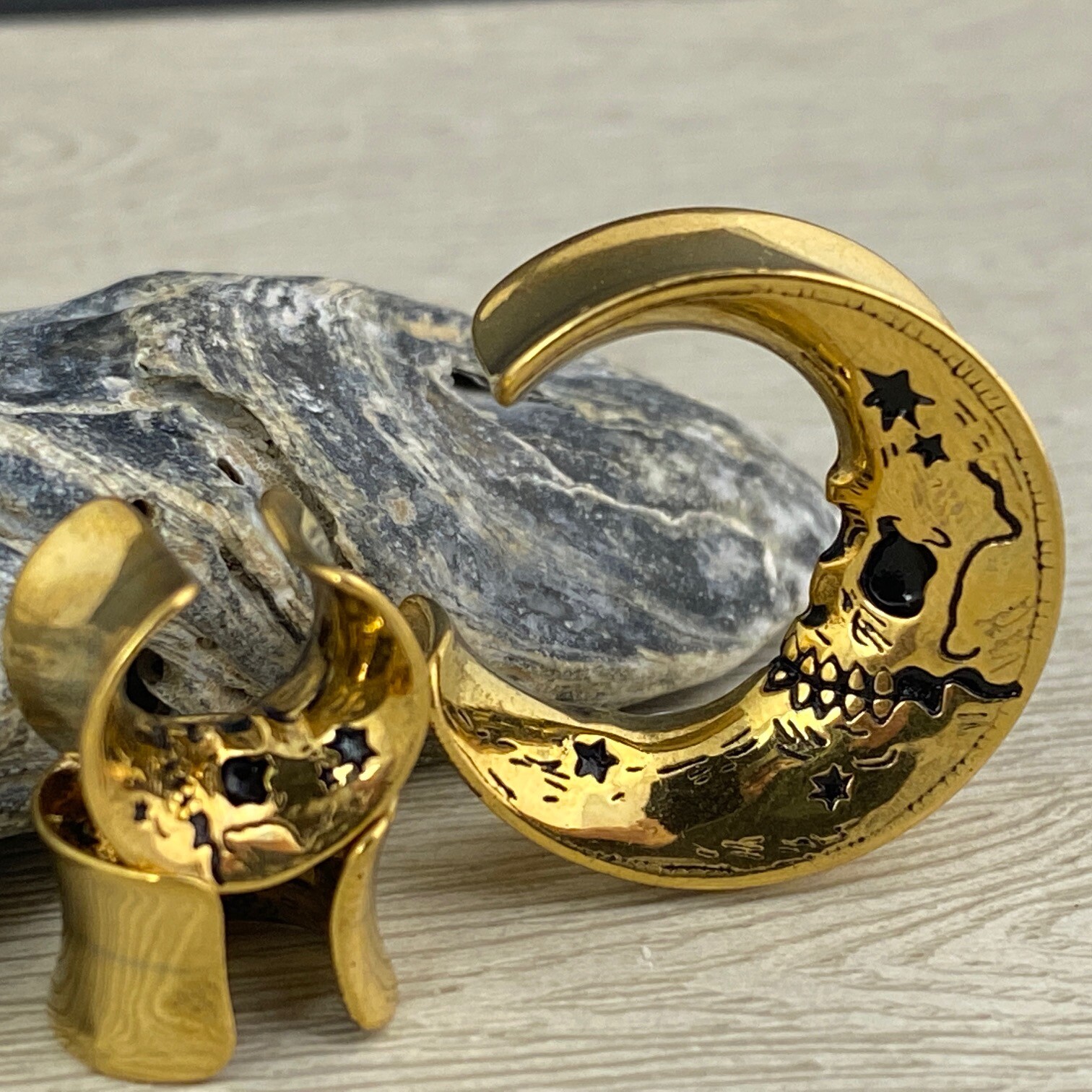 Pair of 316L Gold Steel Saddles with Skull Faced Moon (PS-291, Gold) gauges