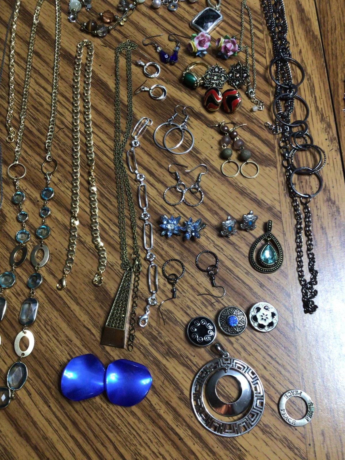 Vintage Costume Jewelry Lot, Necklaces, Bracelets, Earrings, other odds and ends