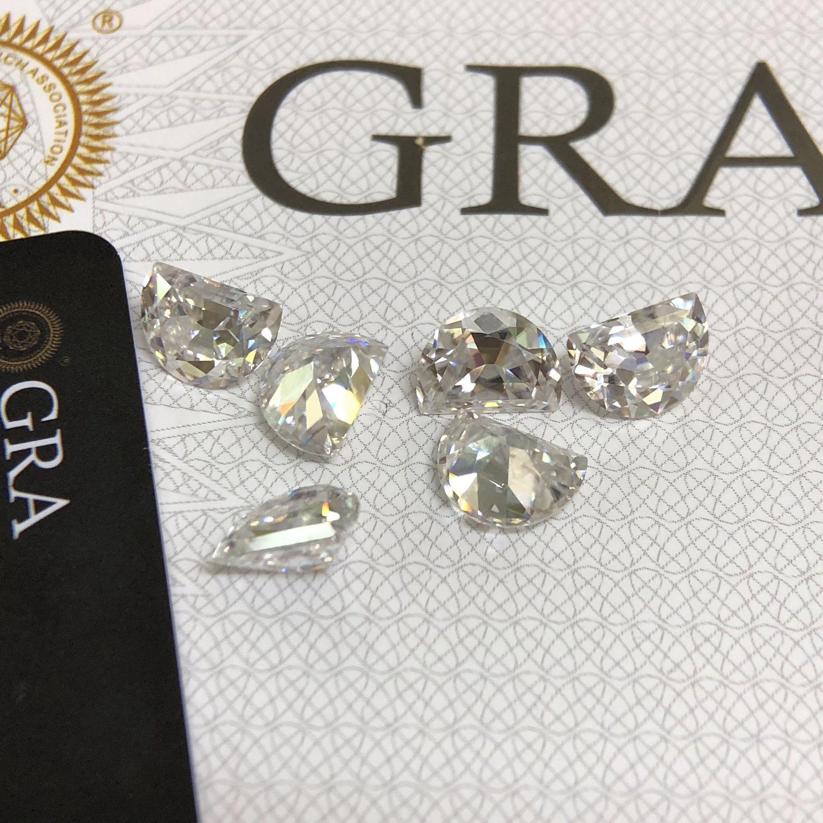 Wholesalers Special Moissanite Loose Stones Half Moon Gemstone White D Color DIY