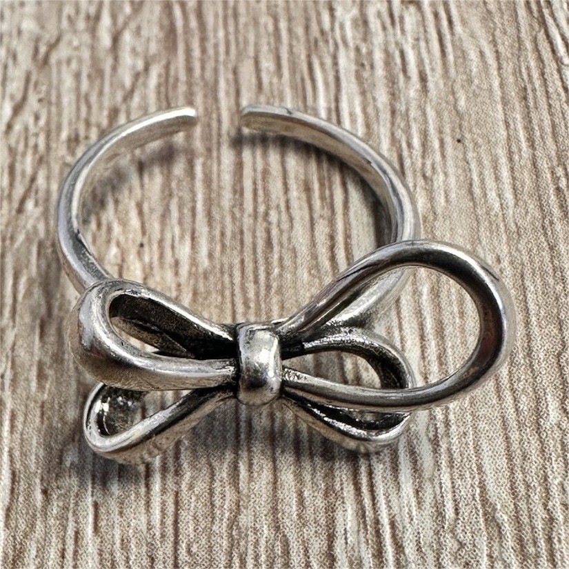 925 Sterling Silver Bow Ring, No Stone, 17.4 mm Band Width. resizable
