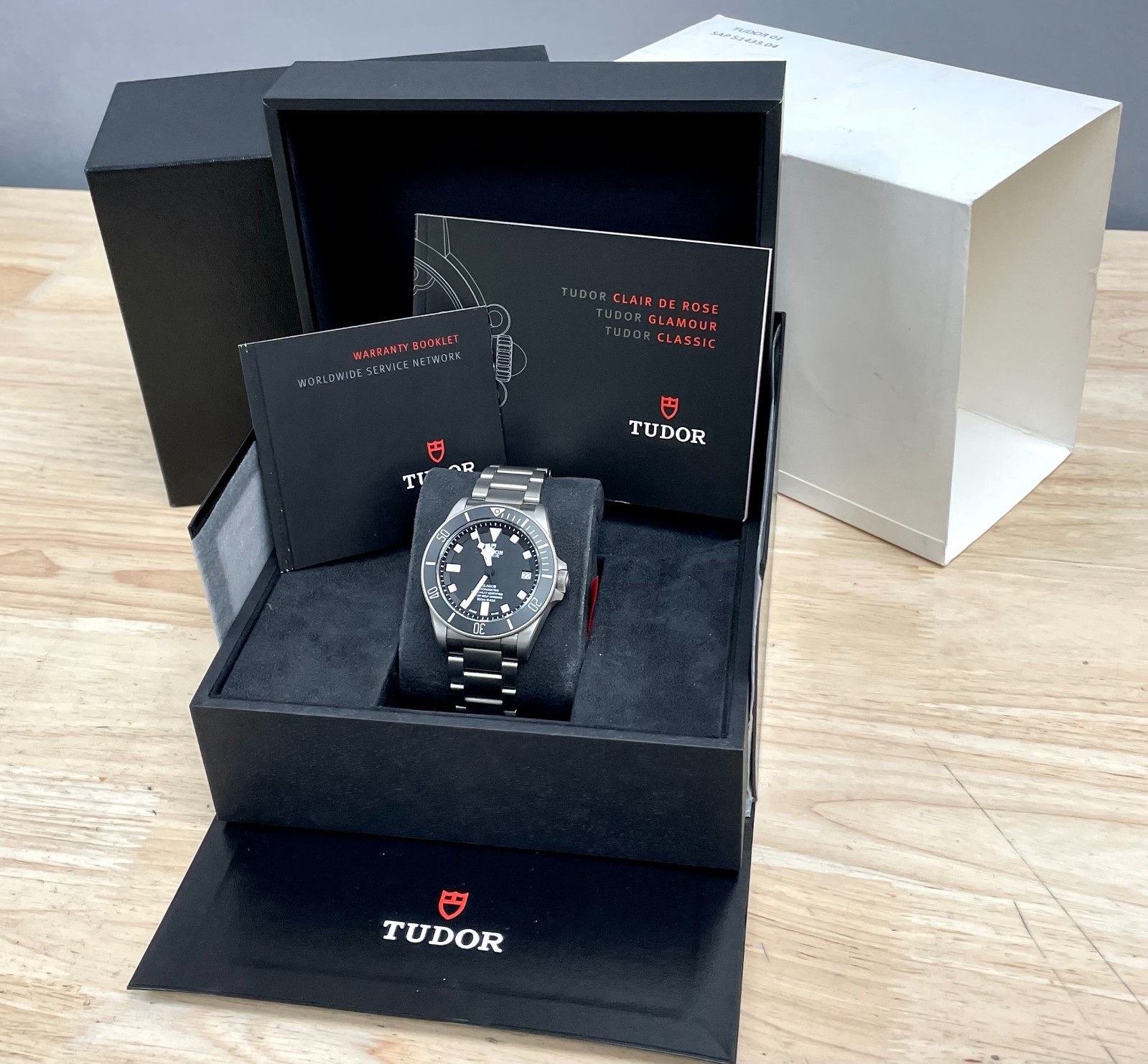 TUDOR PELAGOS BLACK DIAL M25600TN TITANIUM SPORTS WATCH WITH BOX 42MM
