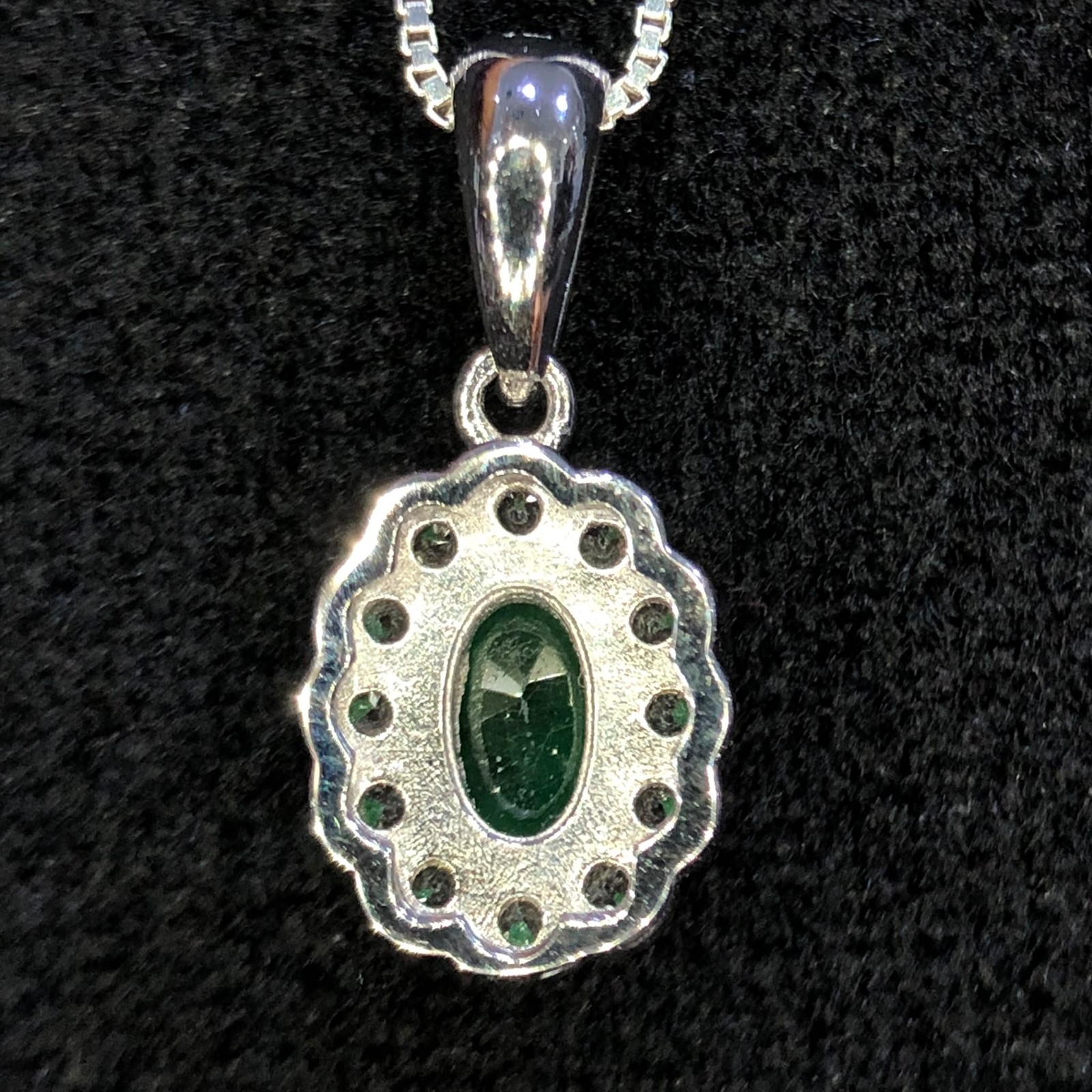 Natural Emerald Gemstone 925 Sterling Silver Pendant Oval Top Rich Green