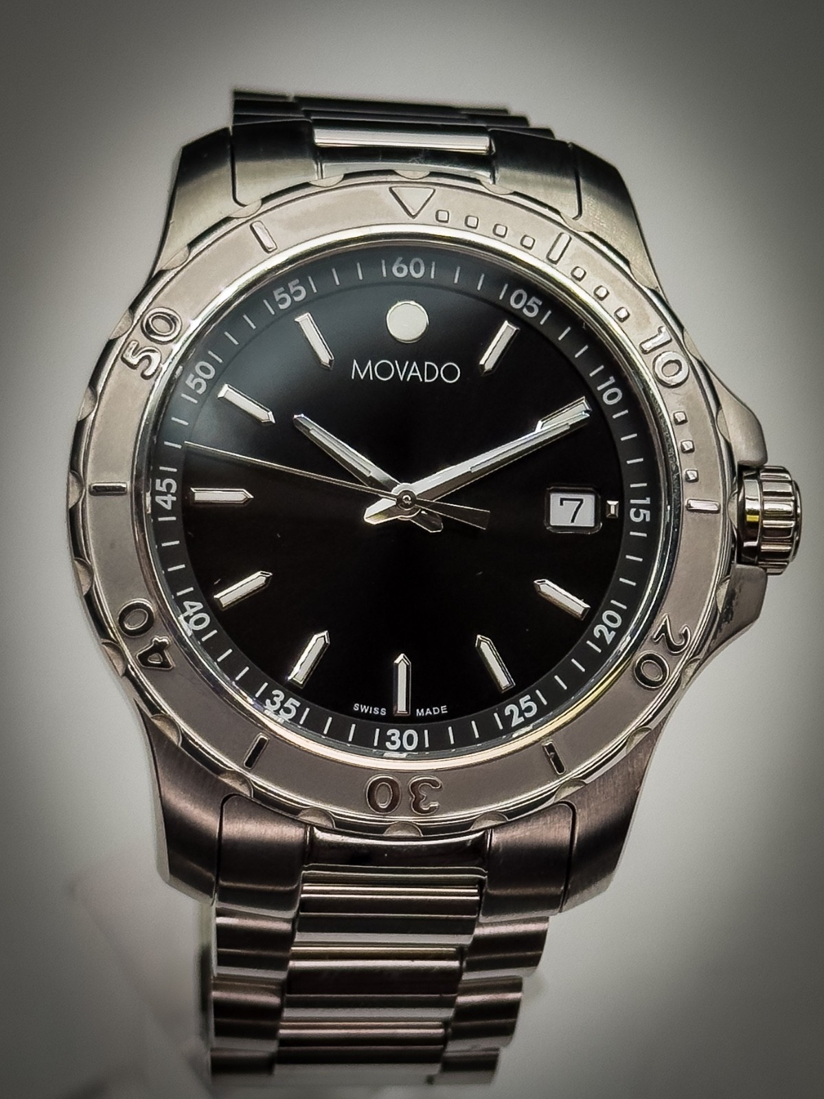 Movado Series 800 Swiss Quartz Diver Watch Black Dial 82.1.14.1789 Steel 200m