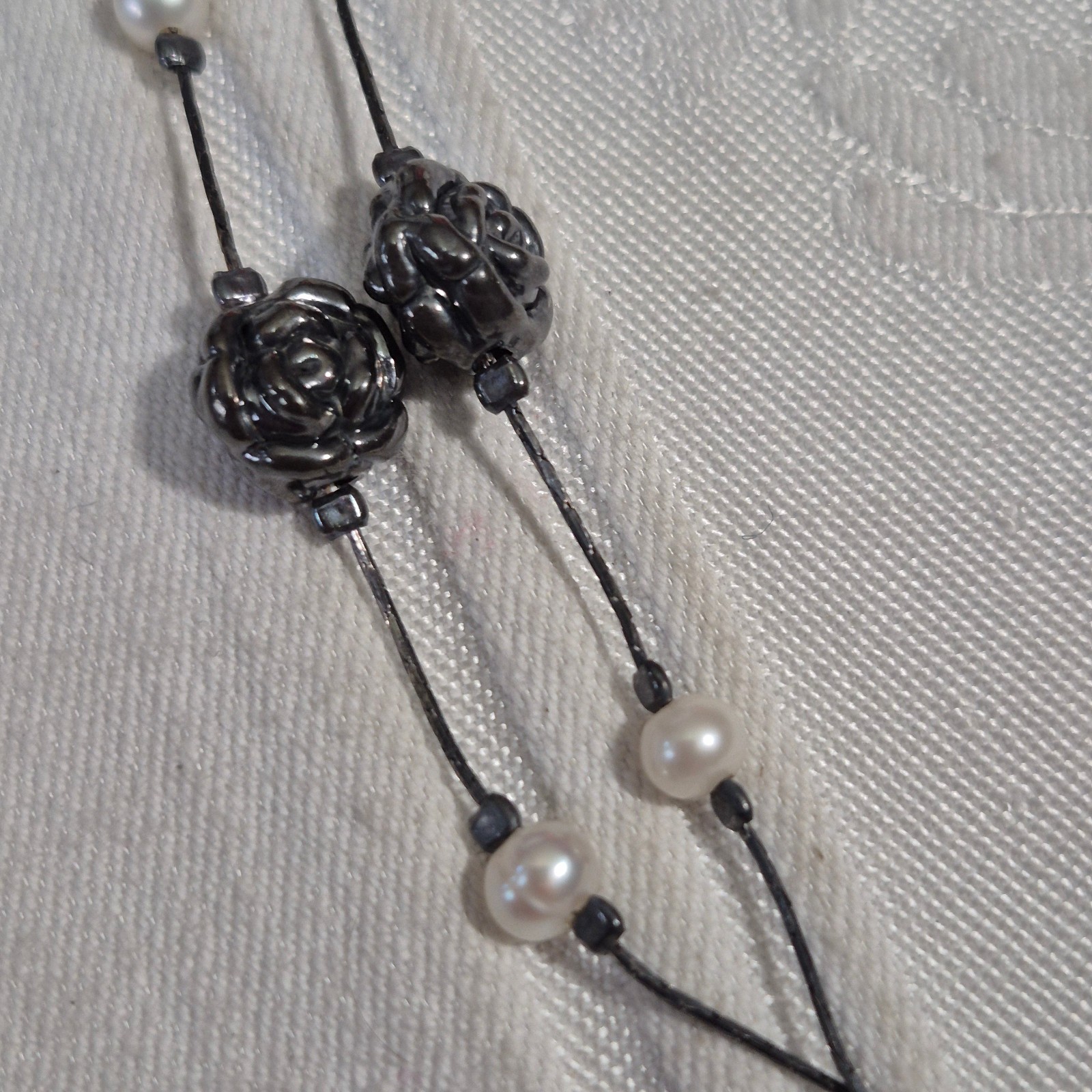 NWT 925 STERLING SILVER NECKLACE WITH ROSES AND PEARLS ISRAEL 16″ PLUS