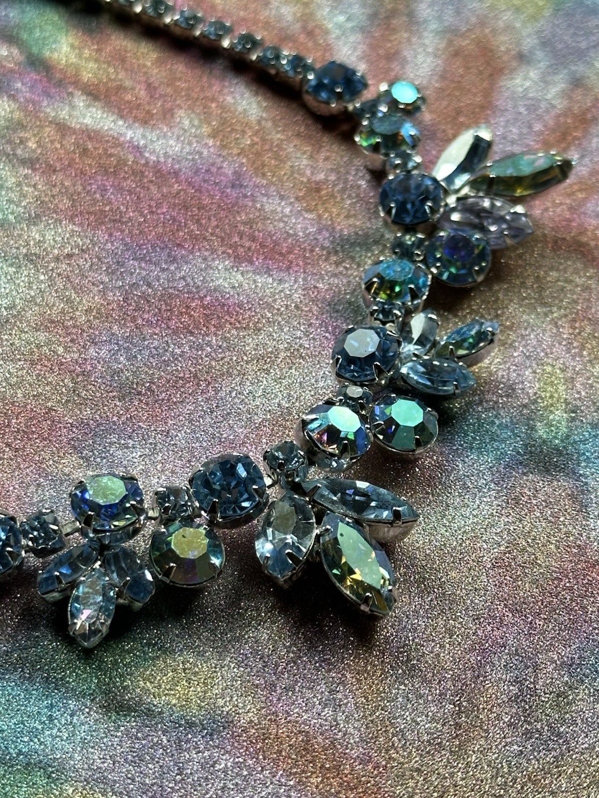 VTG Weiss Light Blue Rhinestones Floral Necklace 16”, 60s