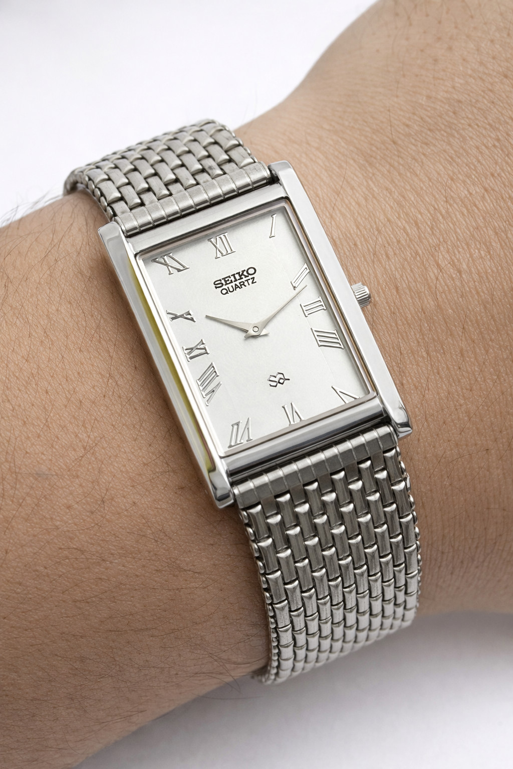 Vintage Seiko Slim Quartz Men’s Wrist Watch-Stainless Steel