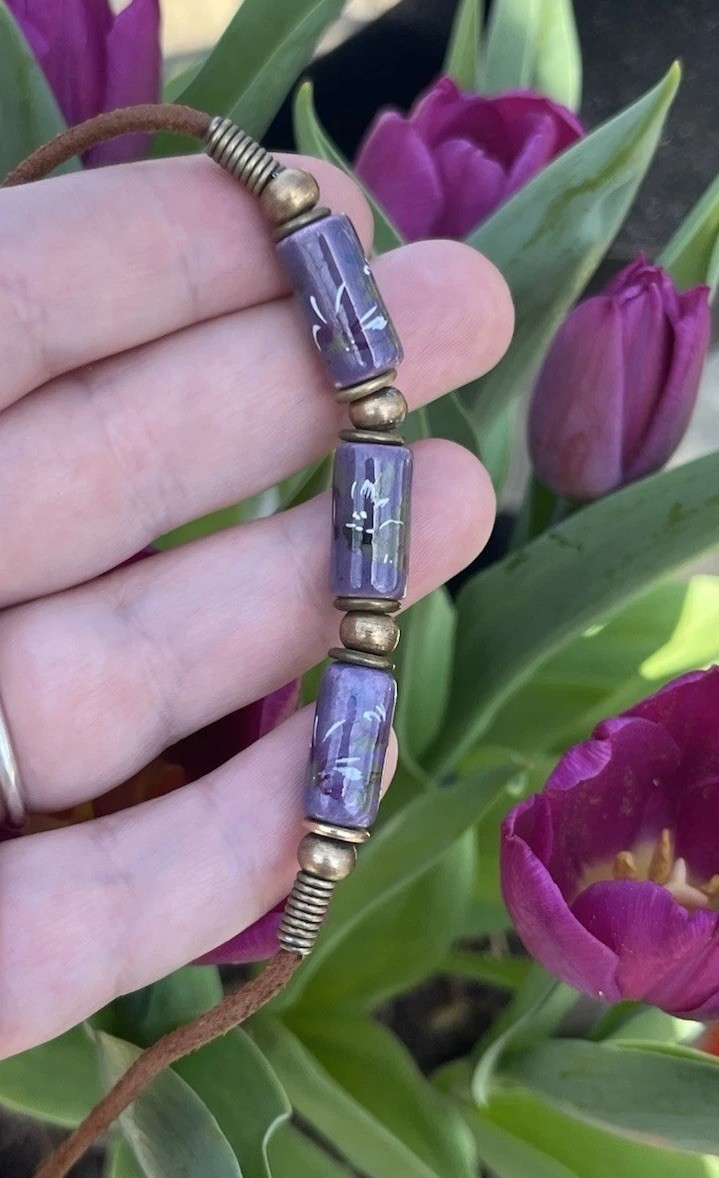 VTG Ceramic Hand Painted Beads Leather Necklace Choker Tube Flowers Purple