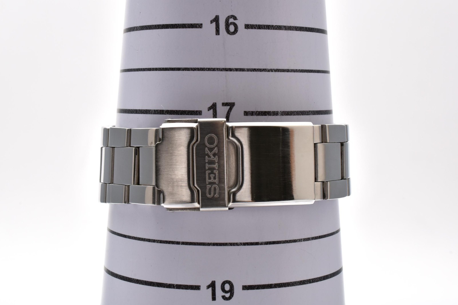 【Exc+5】 SEIKO V145-0AH0 Solar Titanium Vintage Black Dial Scuba 200m Men’s Watch