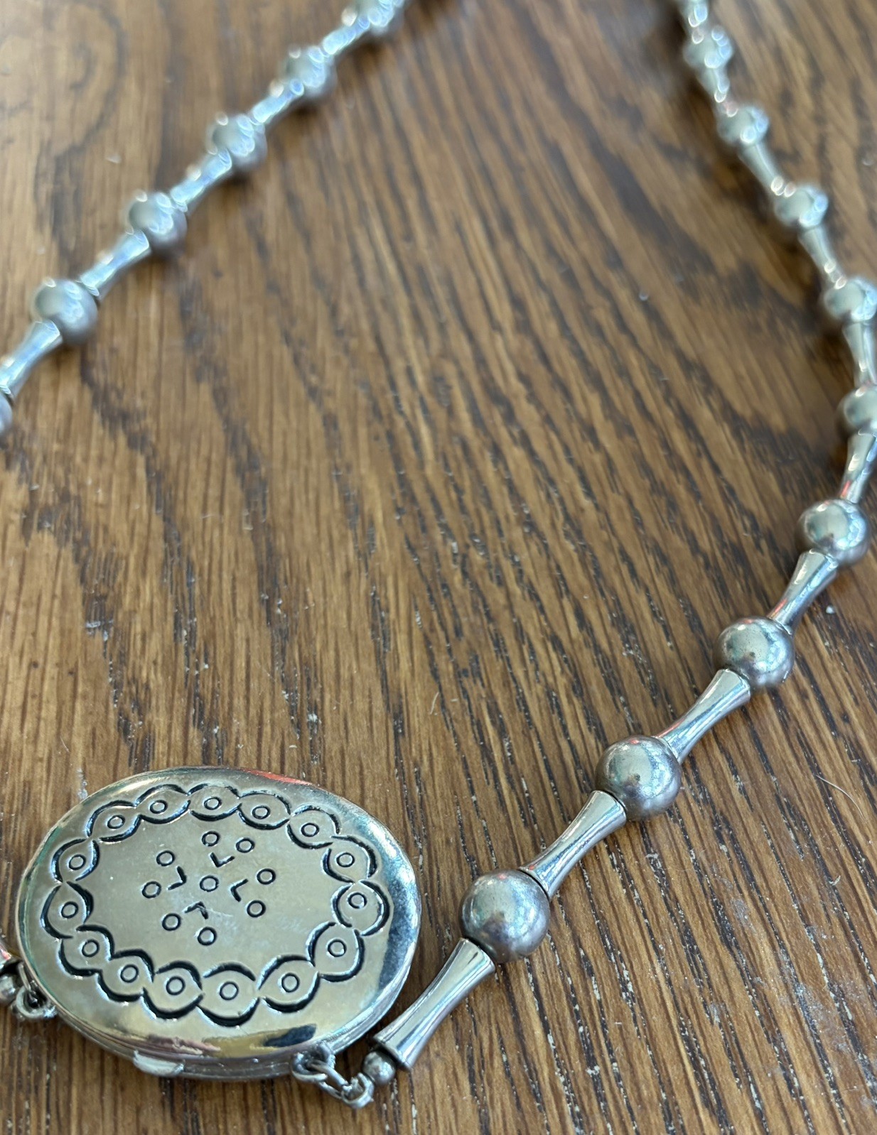 Vtg Estee Lauder 1973 Moonsilver Perfume Locket Pendant Necklace Collectible