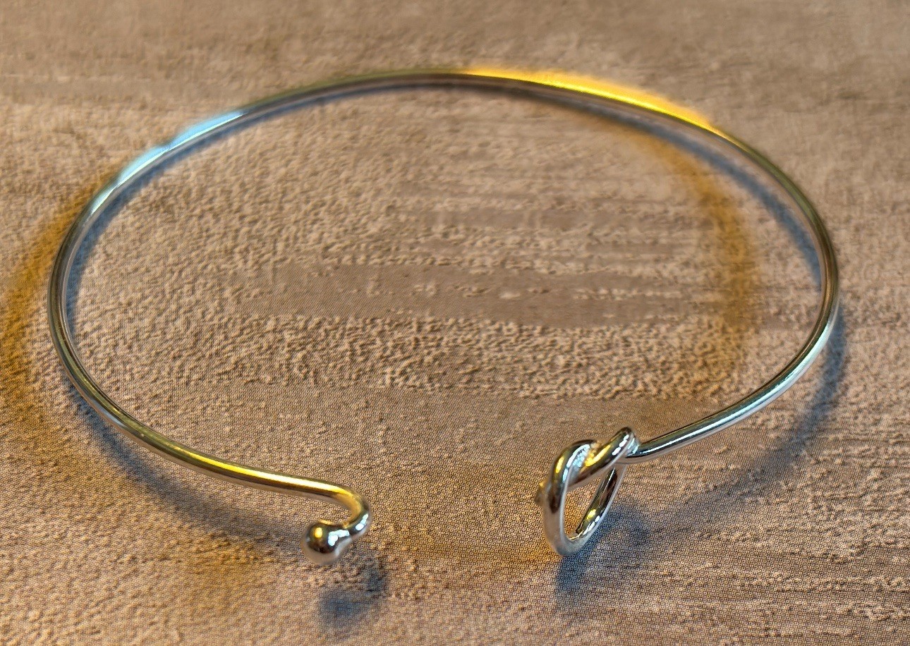 925 Sterling Silver Knot Clasp Bangle Bracelet Stamped 8 Inch 4.48 grams