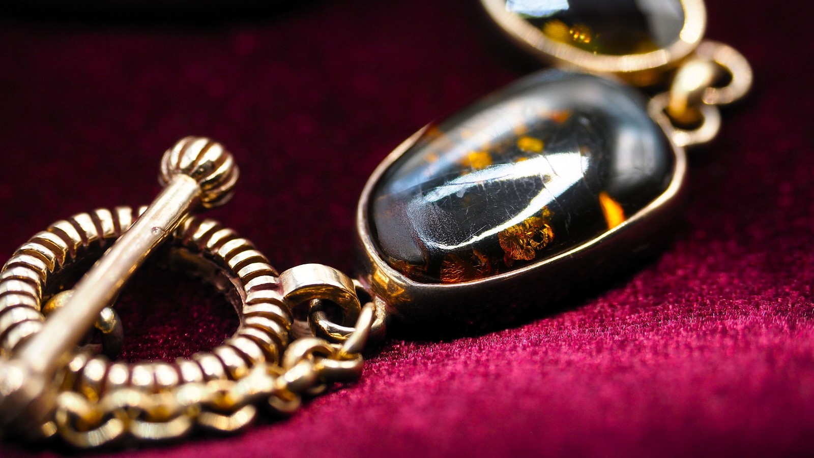 Stephen Dweck – Bronze – Black Amber & Olive Quartz bracelet – Length 7.50″