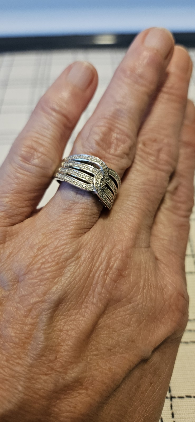 Beautiful!! 0.40ctw White Diamond Cocktail Ring Rhodium Plated Sterling Size 8