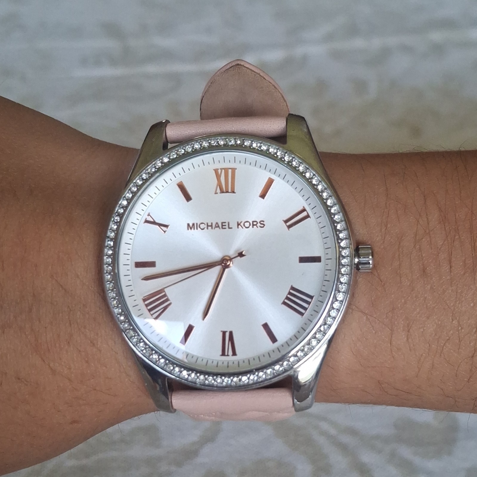 Michael Kors Women’s Analog Wristwatch Pink Leather Strap Silver Dial Roman