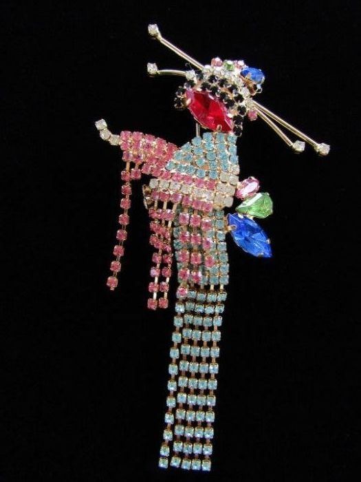 BEAUTIFUL GEISHA Asian Woman Kimono Fringe Colorful Rhinestone Brooch Pin