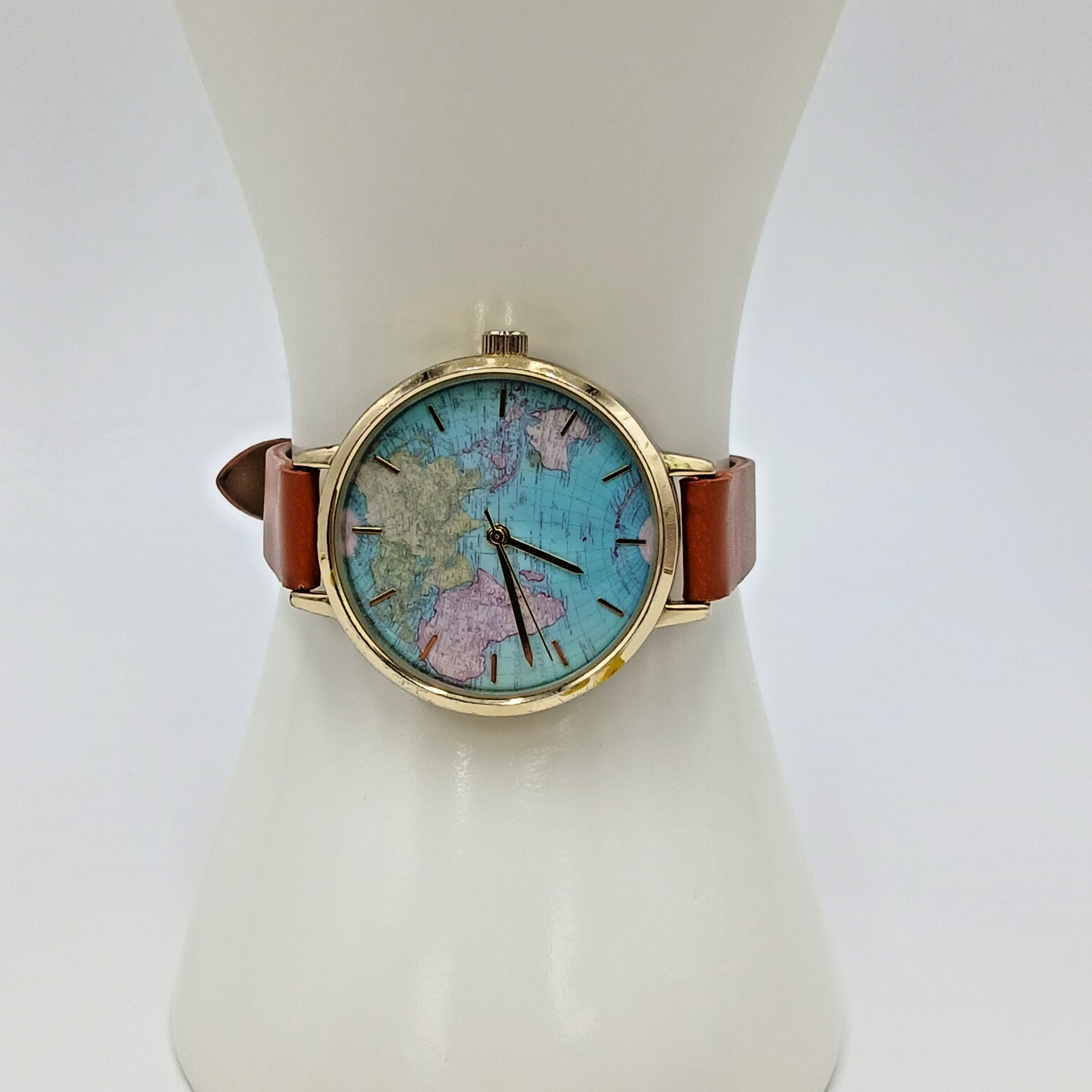 World Map Dial Watch Brown Leather 8in Strap Gold Tone Quartz Japan New Battery