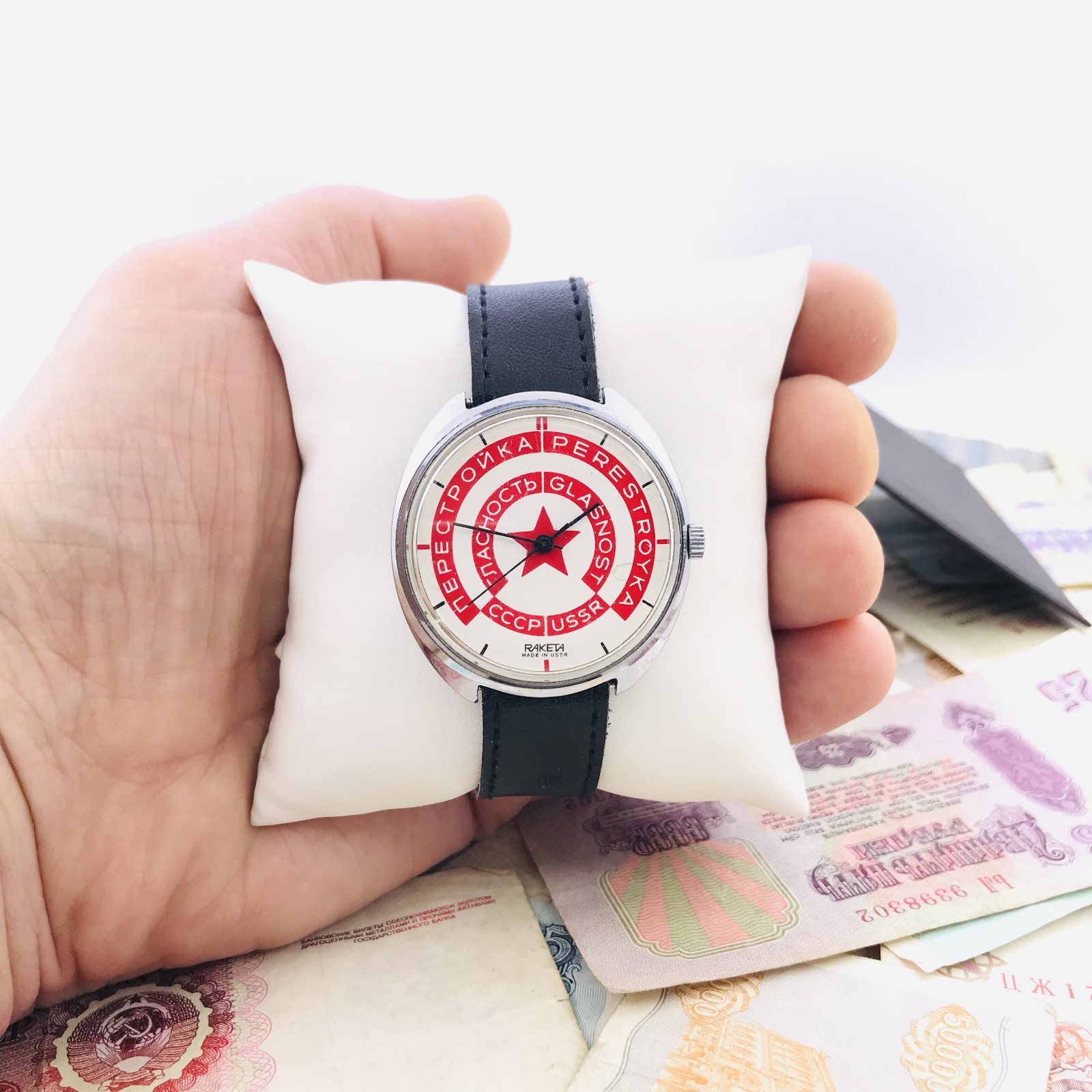 Raketa Perestroika Glasnost USSR Mechanical Wrist Watch Soviet Emblem Dial 2609