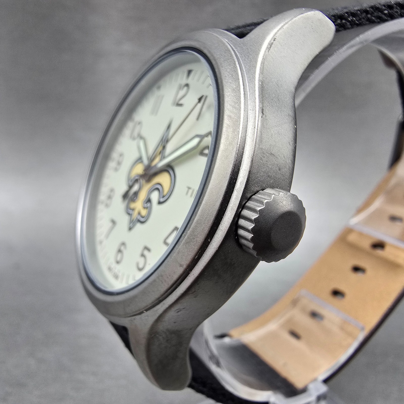 Timex Clutch New Orleans Saints Watch Men 41mm White Dial Steel New Battery