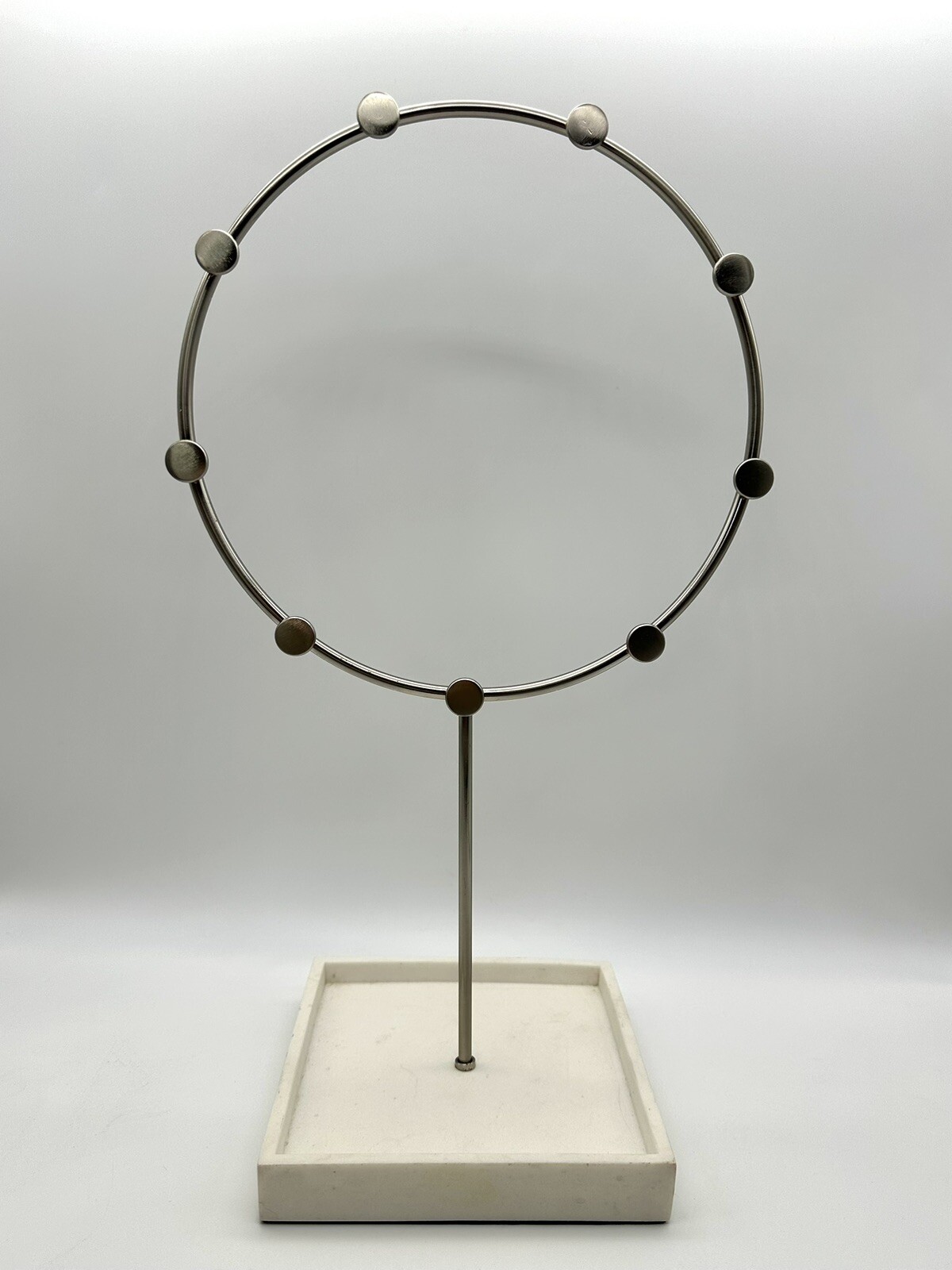 88 MAIN Circle Jewelry Stand w Base | Brushed Nickel | 8.9″x16″x6″ |