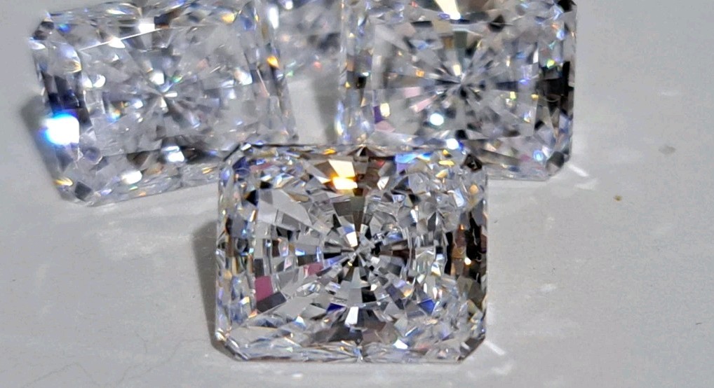 5 Pieces Radiant Emerald Cut 10x8mm CZ Cubic Zirconia Loose Stones