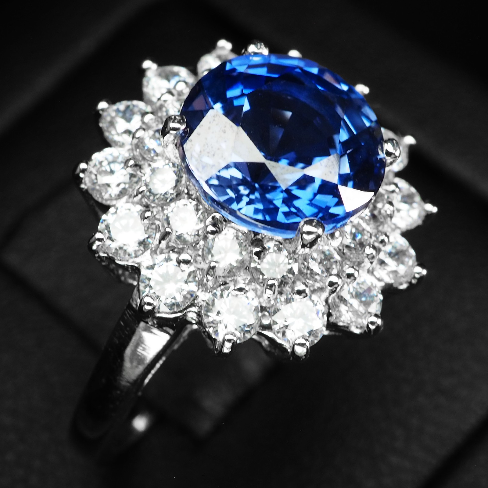 Exquisite Royal Blue Sapphire Round 4.25Ct 925 Sterling Silver White Gold Rings