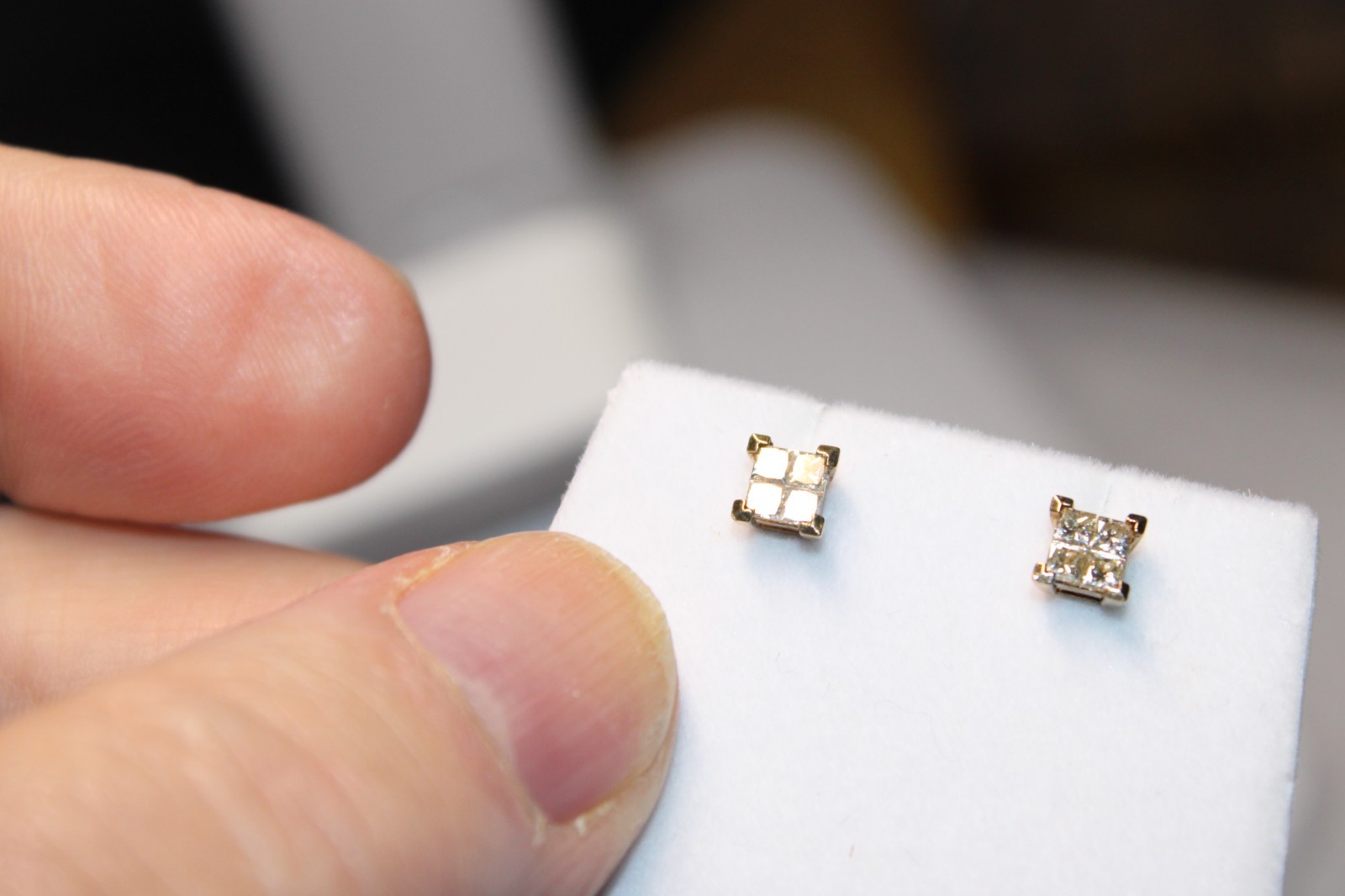 Vintage Gold Stud Earrings – Lab Diamonds? – 9K Solid Gold