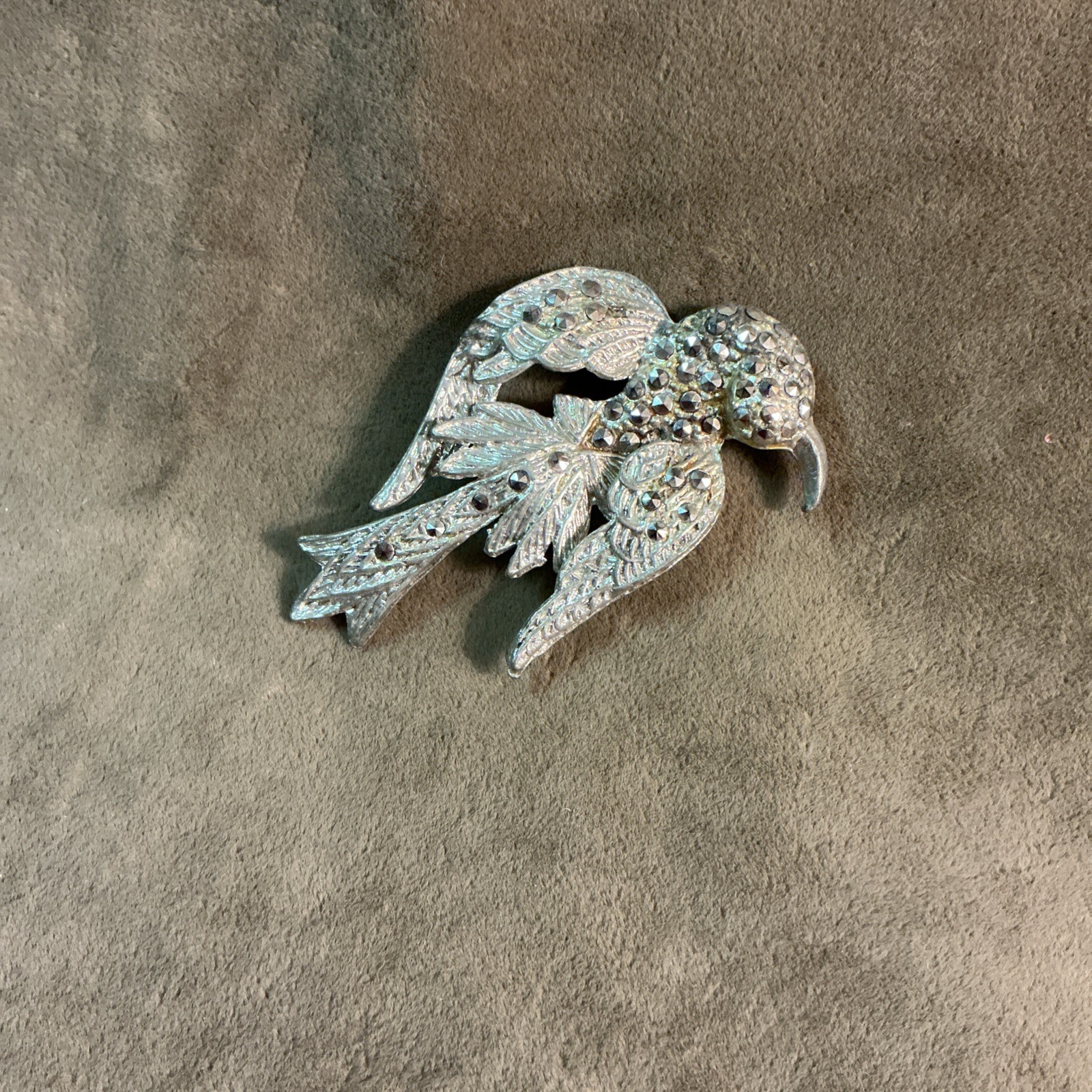 1920s Spelter metal silver tone finish recite bird design PIN/BROOCH