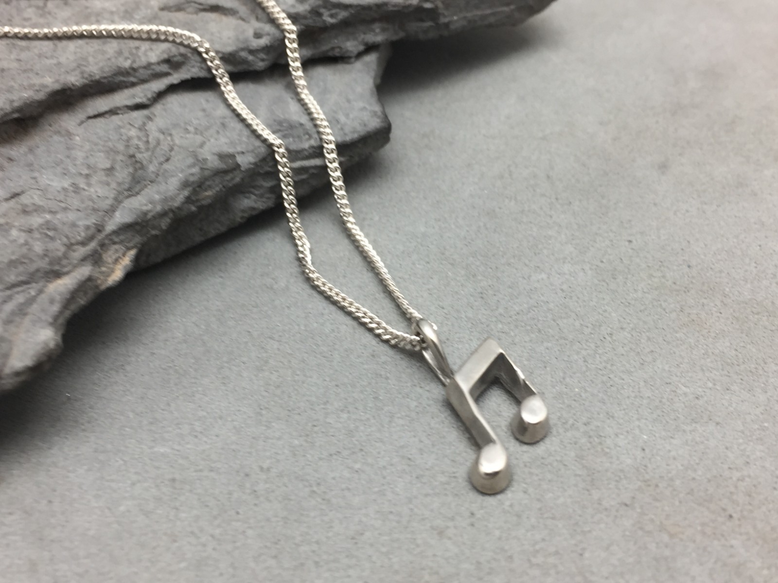 Sterling Silver Music Note Pendant Dainty 18″ Box Chain Musician 3.3 Gram