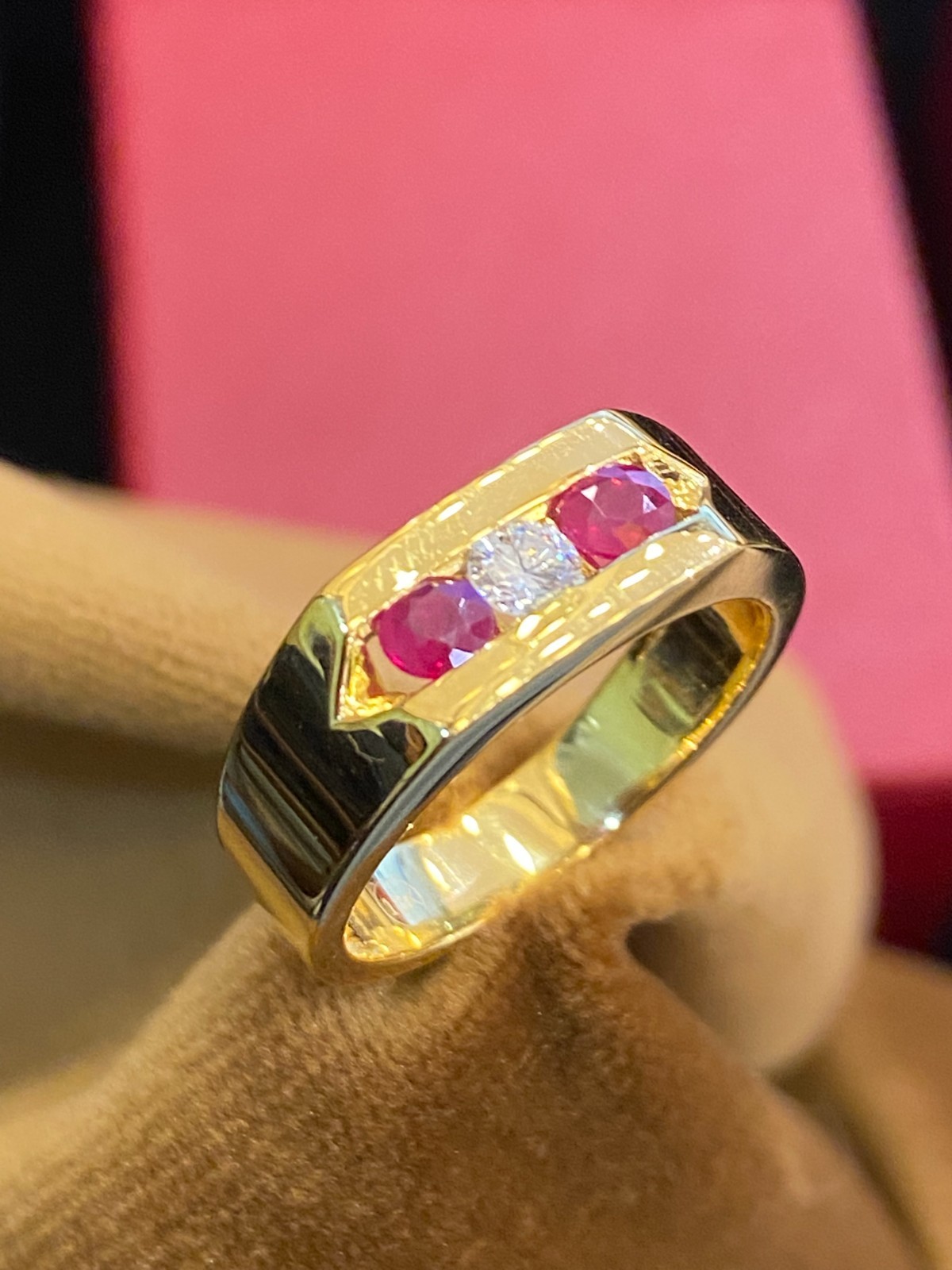 0.70 Cts Round Brilliant F/VS1 Diamonds Channel Set Ruby Men’s Ring In 18K Gold