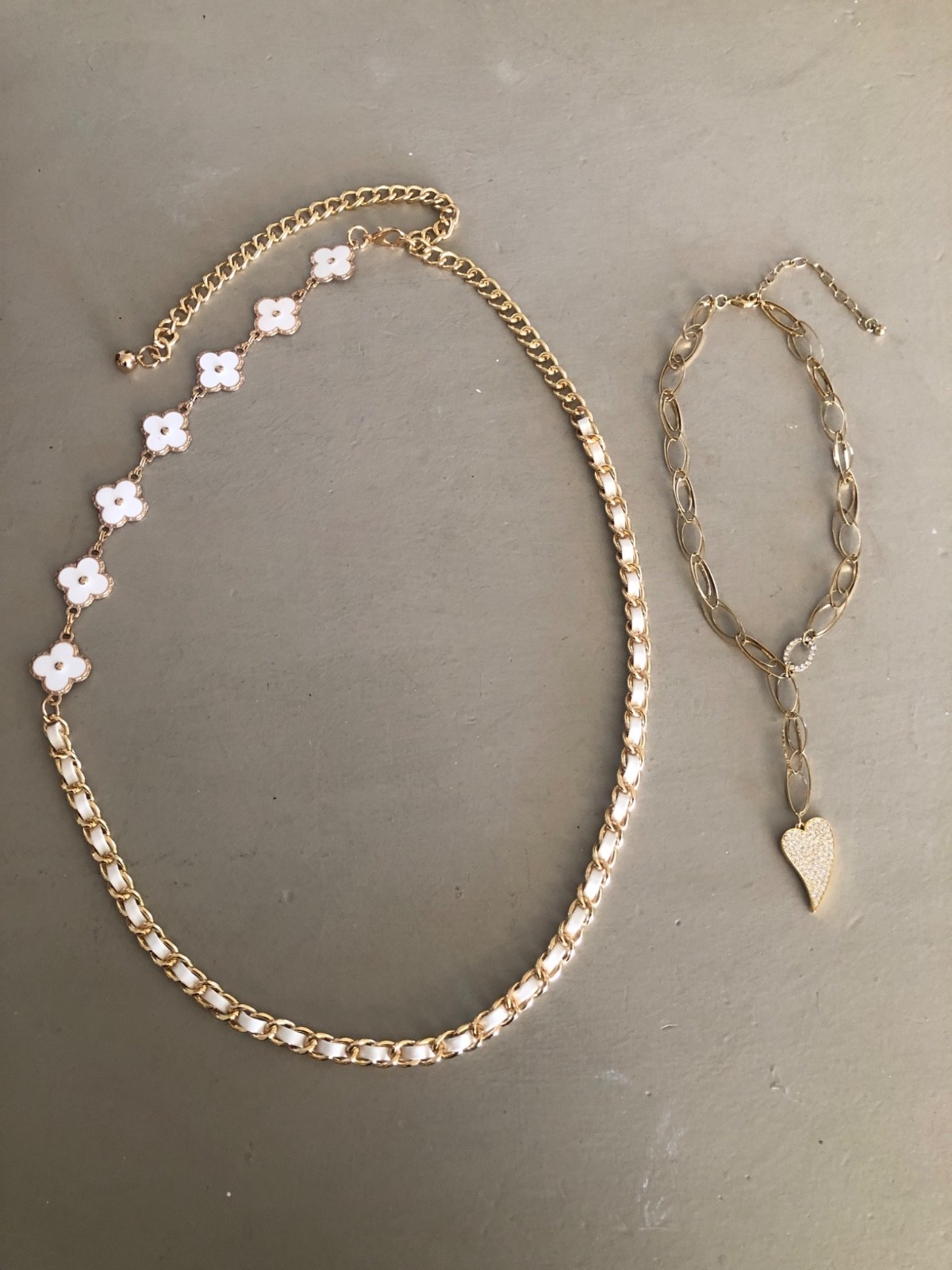 Y2K Crystal pavé ‘Hand on Heart’ Lariat Necklace + clover goldtone chain belt