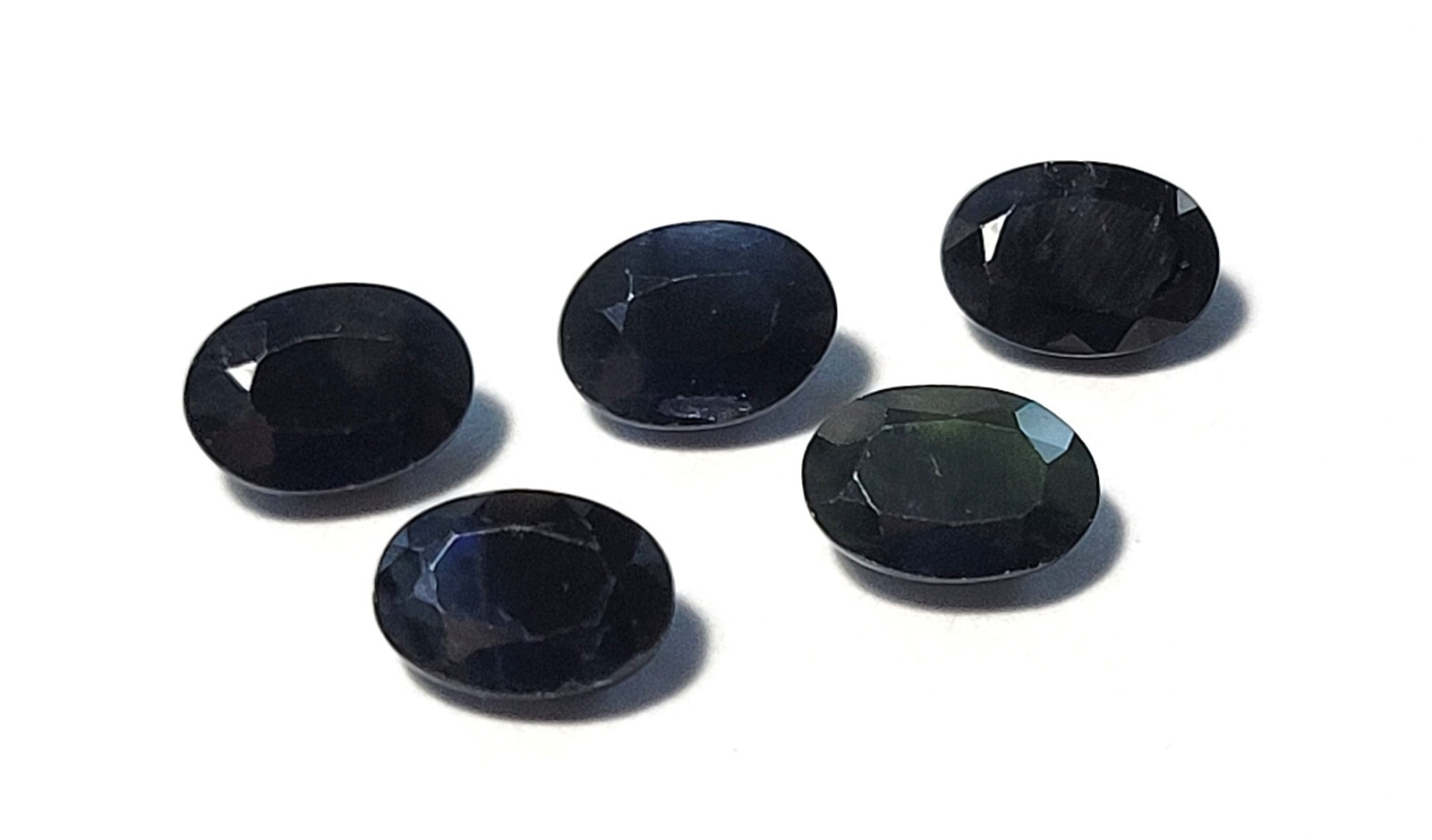 5.40 Carats Blue Sapphire 5 Pieces Oval Shapes 6.9mm x 5mm Unset Gems