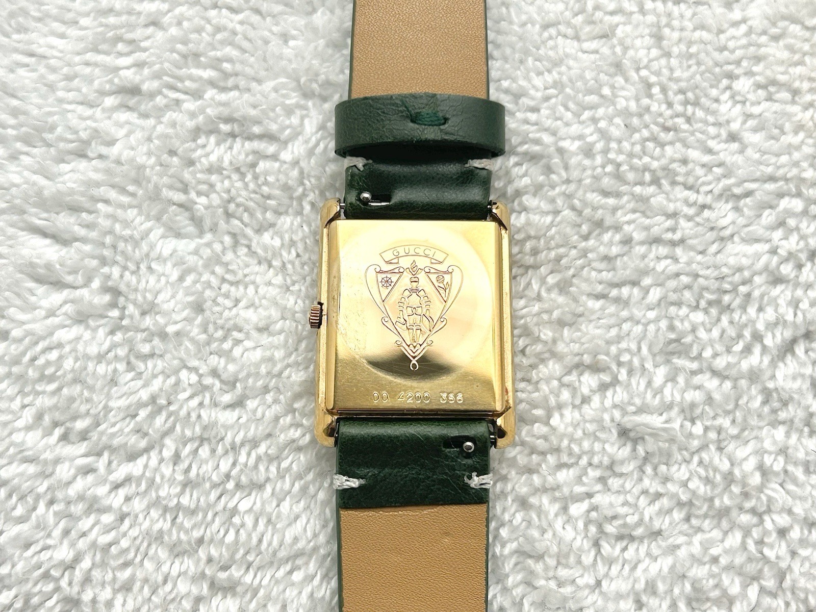 Vintage Gucci 4200L Gold Plated Quartz Batter-Powered Swiss Made Watch